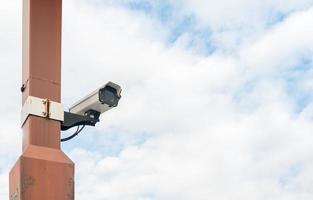 schließen Schaltkreis Fernsehen auf Holz Pole foto