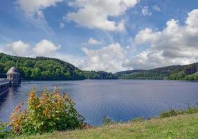 Damm beim Listertalsperre Stausee, Sauerland, Norden Rhein Westfalen, Deutschland foto