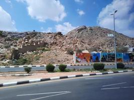 Taif, Saudi Arabien, März 2023 - - ein schön tagsüber Aussicht von das Straßen von Taif, Saudi Arabien. foto