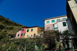 kleine stadt im gebiet der cinque terre in ligurien, italien foto