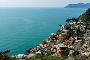 kleine stadt im gebiet der cinque terre in ligurien, italien foto