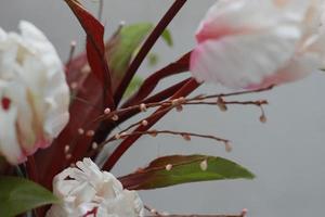 detailliert Fotos von Synthetik Blumen wie ein Anzeige oder Zimmer Dekoration. natürlich Foto Konzept.