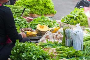 frisch Gemüse zum Verkauf auf Markt im Asien beim Thailand, Gemüse Markt foto