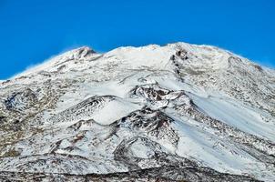 schneebedeckte Berglandschaft foto