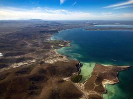 das Schönheit von Balandra Strand im la paz bcs Mexiko, Antenne Aussicht von Flugzeug Vor Landung foto