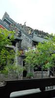 das alt Chinesisch Schule Gebäude gelegen im Guangzhou Stadt von das China mit das schön Stein und hölzern Skulptur foto