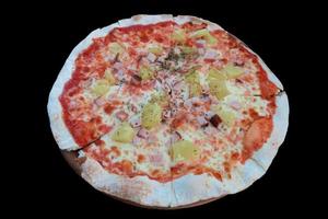 hawaiisch Pizza mit Schinken und Ananas auf oben foto