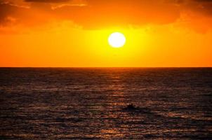 schöne Sonnenuntergangslandschaft foto