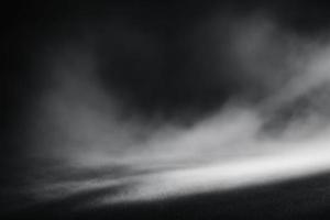 Nebel im das Zimmer, dunkel Hintergrund mit Scheinwerfer, Rauch auf das Fußboden foto