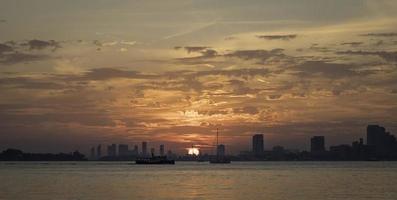 das Stadt von Toronto beim Sonnenuntergang. foto