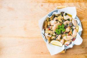 Gebratene Muscheln mit Weißwein foto