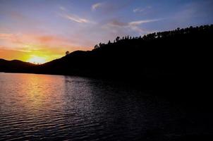 schöne Aussicht auf den Sonnenuntergang foto