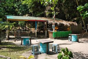 mahe Seychellen 15.03.2023 anse Haupt Natur Pfad, Strand Bar und Essen Dienstleistungen beim das Strand foto
