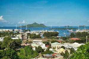 mahe Seychellen 15.03.2023 Aussicht Über das Stadt, Dorf Victoria auf mahe Insel foto