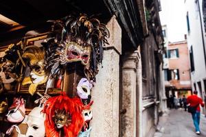 Venedig, Italien 2017 - venezianisches Schaufenster mit Masken foto