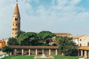 Glockenturm Dom Santo Stefano in Caorle Italien foto