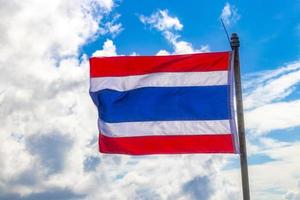 Thailand Flagge auf Boot Tour Phang nga Bucht Krabi Thailand. foto