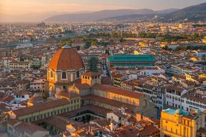 Blick auf die Skyline von Florenz von oben foto