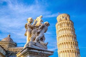 Kathedrale von Pisa und der schiefe Turm foto