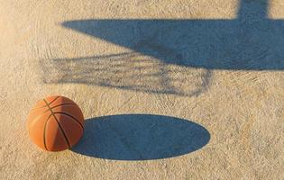 Basketballball auf Betonboden, 3D-Rendering