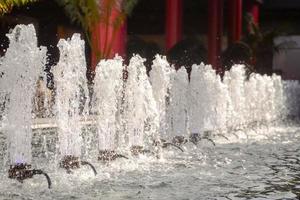 Wasser planschen von das Brunnen foto