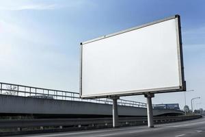 Billboard-Rohling für Außenwerbeplakat foto