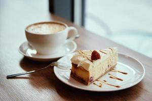 Kaffee brechen, Frühstück beim Öffentlichkeit Platz foto