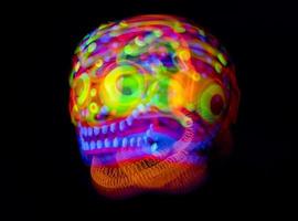 Neon- glühen Maske unheimlich Gesicht Monster- foto