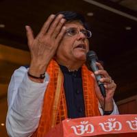 Neu Delhi, Indien - - November 27 2022 - - pijusch gerecht Kabinett Minister und Ader Mitglied von bharatiya Janata Party - - bjp während ein Rallye im Unterstützung von bjp foto