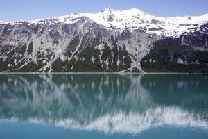 Gletscher Bucht National Park schneebedeckt Berg Reflexionen foto