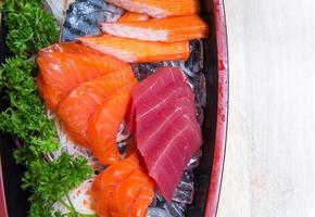 Lachs Sashimi einstellen im japanisch Restaurant, japanisch Essen foto