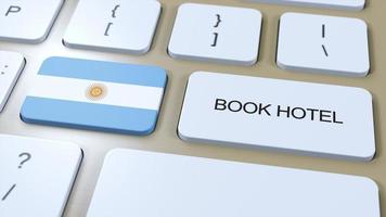 Buch Hotel im Argentinien mit Webseite online. Taste auf Computer Klaviatur. Reise Konzept 3d Animation. Buch Hotel Text und National Flagge. 3d Illustration foto