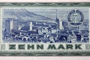 zeiss Fabrik im Jena von alt Osten Deutsche Geld foto