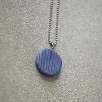 Foto von Polymer Lehm Halskette handgemacht Blau und violett mit Metall Komponenten
