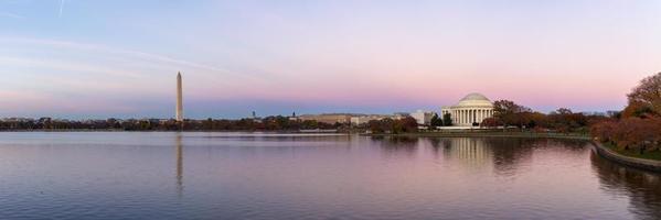 Jefferson Memorial und Washington Monument, Washington DC, USA foto