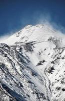 schneebedeckte Berglandschaft foto