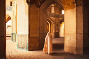 Kashan, ich rannte ,2022 - - Touristen und Pilger erkunden Besichtigung schön Aha bozorg Moschee foto