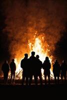 Menschen Silhouetten Aufpassen Ostern Feuer oder Lagerfeuer. Vertikale Format mit Kopieren Raum. generativ ai. foto