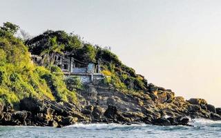 Strand Sand Blau Wasser enorm Surfer Wellen carrizalillo puerto escondido. foto