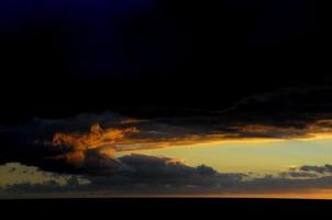 schöner bewölkter Himmel foto