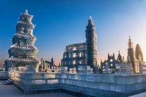 harbin International Eis und Schnee Skulptur Festival ist ein jährlich Winter Festival im Harbin, China. es ist das Welt größten Eis und Schnee Festival. foto