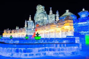 harbin International Eis und Schnee Skulptur Festival ist ein jährlich Winter Festival im Harbin, China. es ist das Welt größten Eis und Schnee Festival. foto