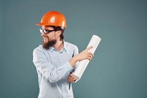 Arbeiter Mann im Orange Farbe Hemd Sicherheit Fachmann Arbeit foto