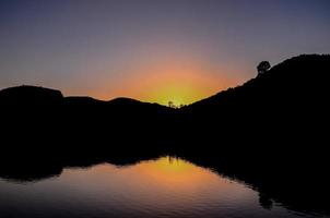 schöne Aussicht auf den Sonnenuntergang foto