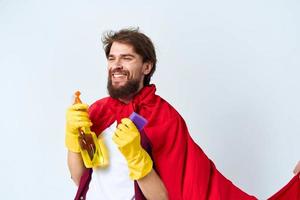 Mann im Gelb Regenmäntel Reinigung Fachmann Hygiene Zuhause Frequenz foto