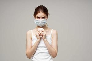 Frau Grippe Infektion Virus Gesundheit Probleme isoliert Hintergrund foto