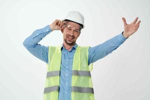 Mann im Weiß Helm Fachmann Job Arbeiten Beruf foto