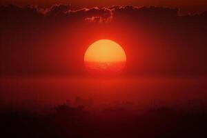 heiß Wetter heiß rot Sonne auf das Horizont generativ ai foto