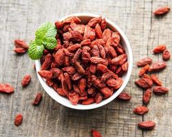 trockene rote Goji-Beeren für eine gesunde Ernährung foto