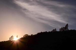 schöne Aussicht auf den Sonnenuntergang foto